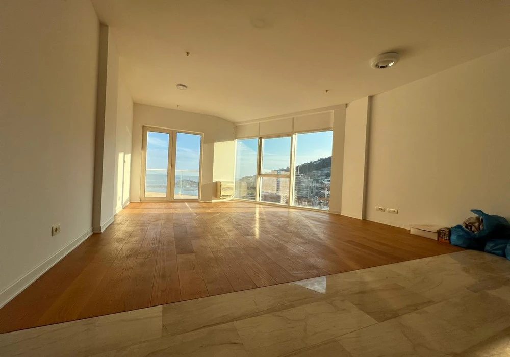 Stan na prodaju 2 собе, 105 m². Budva. 