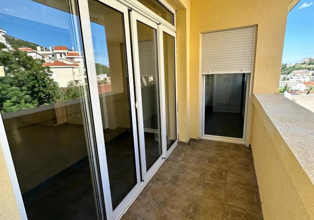 Apartments for sale 2 rooms, 71 m². Becici. 