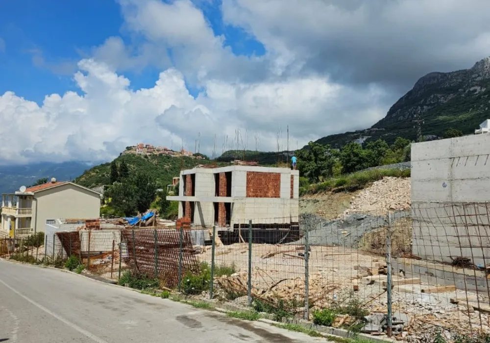 Kuća na prodaju 3 собе, 230 m². Budva. 