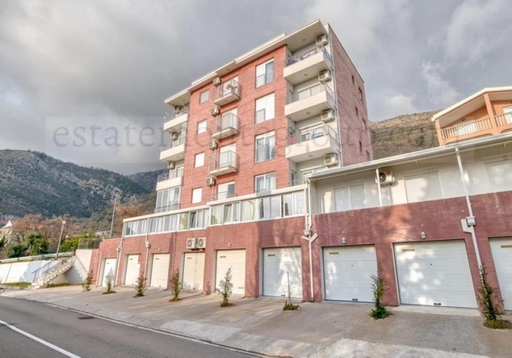 Stan na prodaju 2 собе, 85 m². Petrovac. 