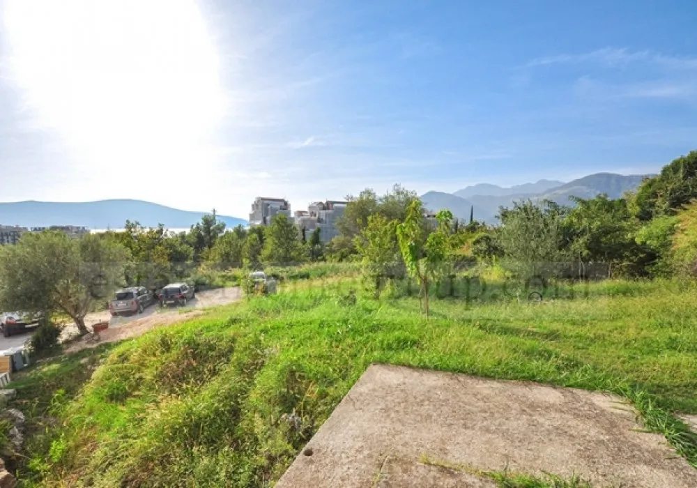 Apartments for sale 3 rooms, 200 m². Tivat. 