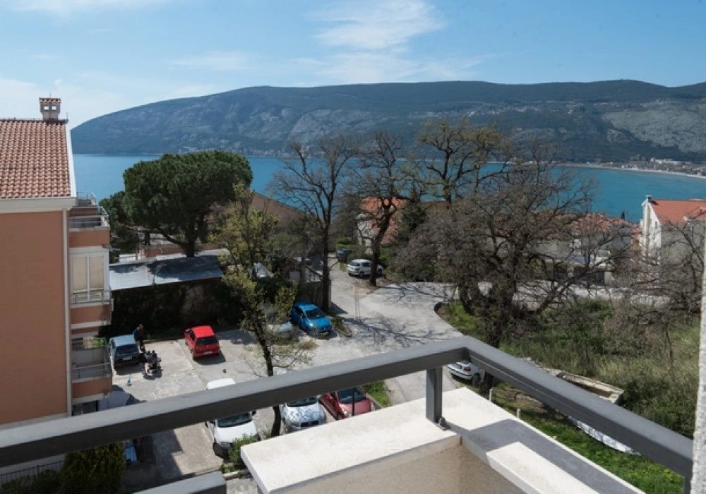 Apartments for sale 2 rooms, 100 m². Herceg Novi. 