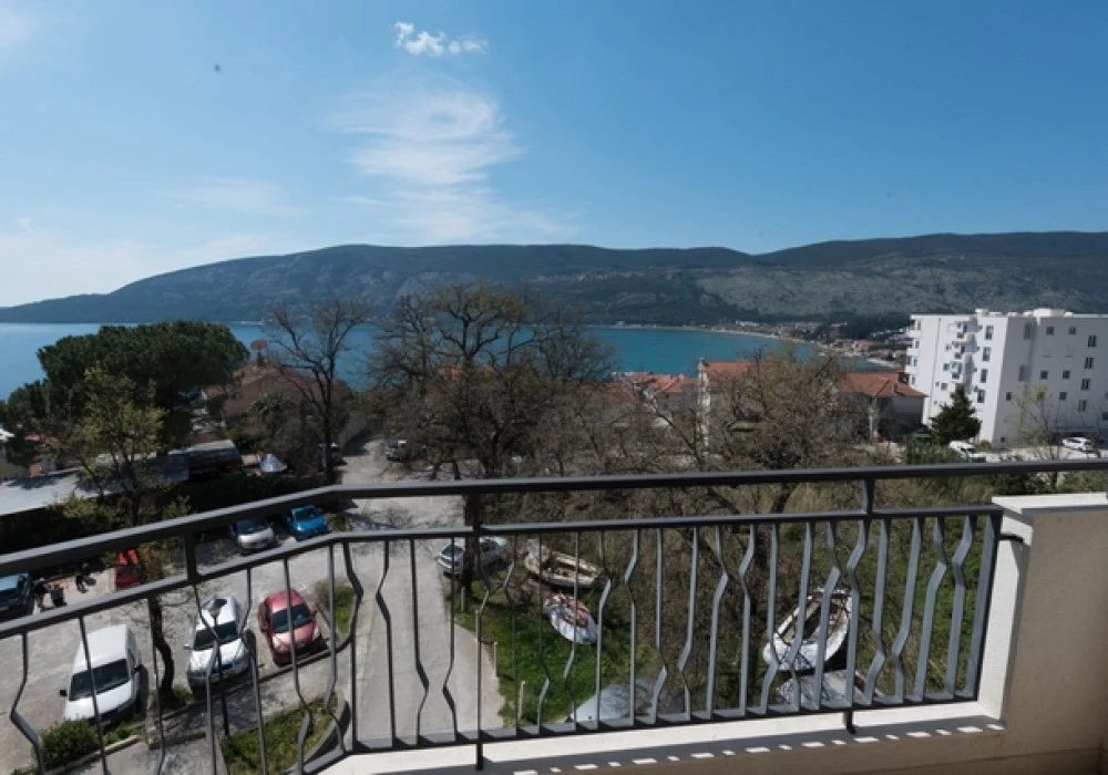 Stan na prodaju 2 собе, 100 m². Herceg Novi. 