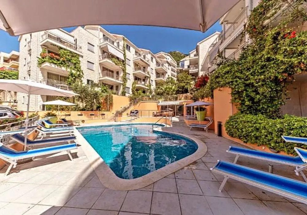 Apartments for sale 45 m². Petrovac. 