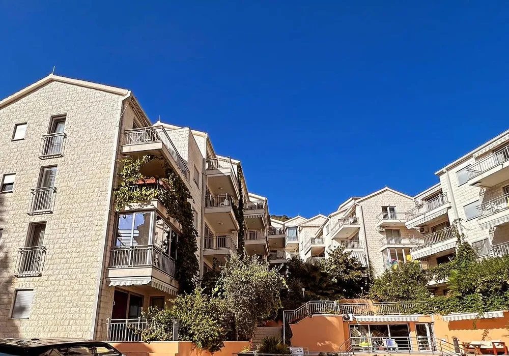 Apartments for sale 45 m². Petrovac. 