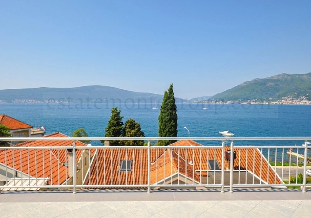 Kuća na prodaju 5 соба, 220 m². Tivat. 