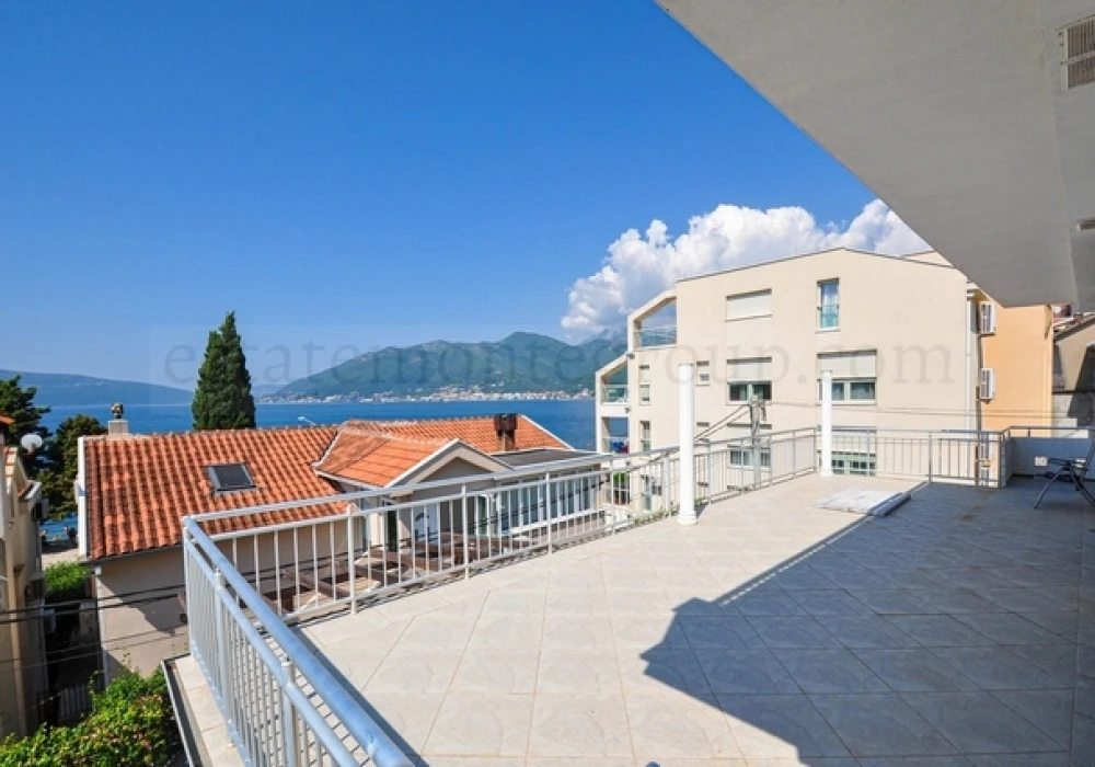 Kuća na prodaju 5 соба, 220 m². Tivat. 