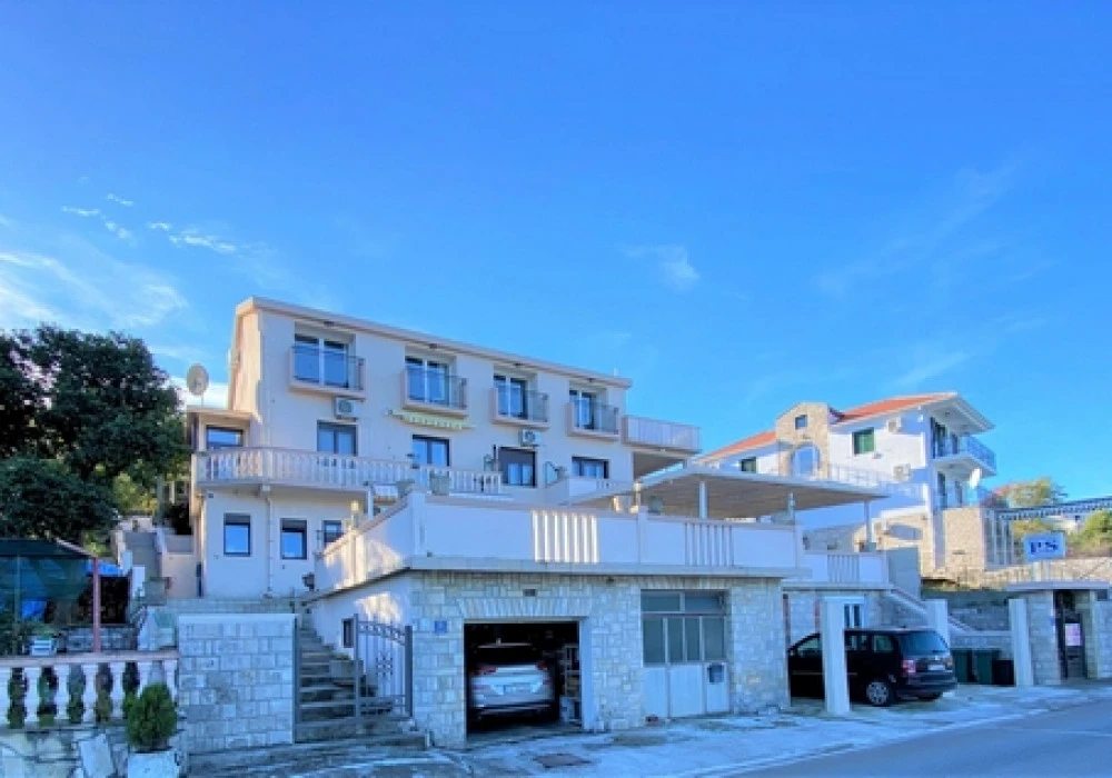 Kuća na prodaju 9 соба, 530 m². Tivat. 