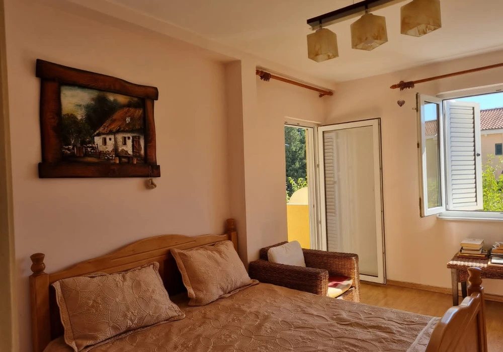 Apartments for sale 3 rooms, 70 m². Petrovac. 