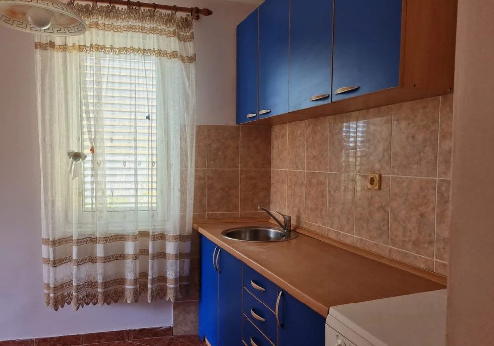 Apartments for sale 3 rooms, 70 m². Petrovac. 