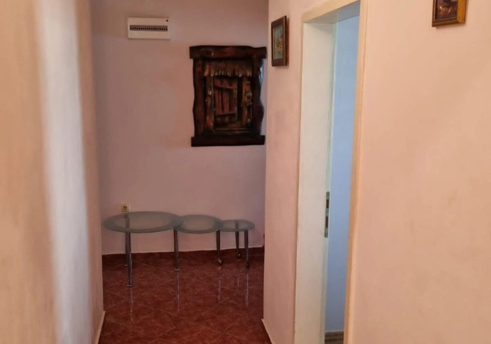 Stan na prodaju 3 собе, 70 m². Petrovac. 