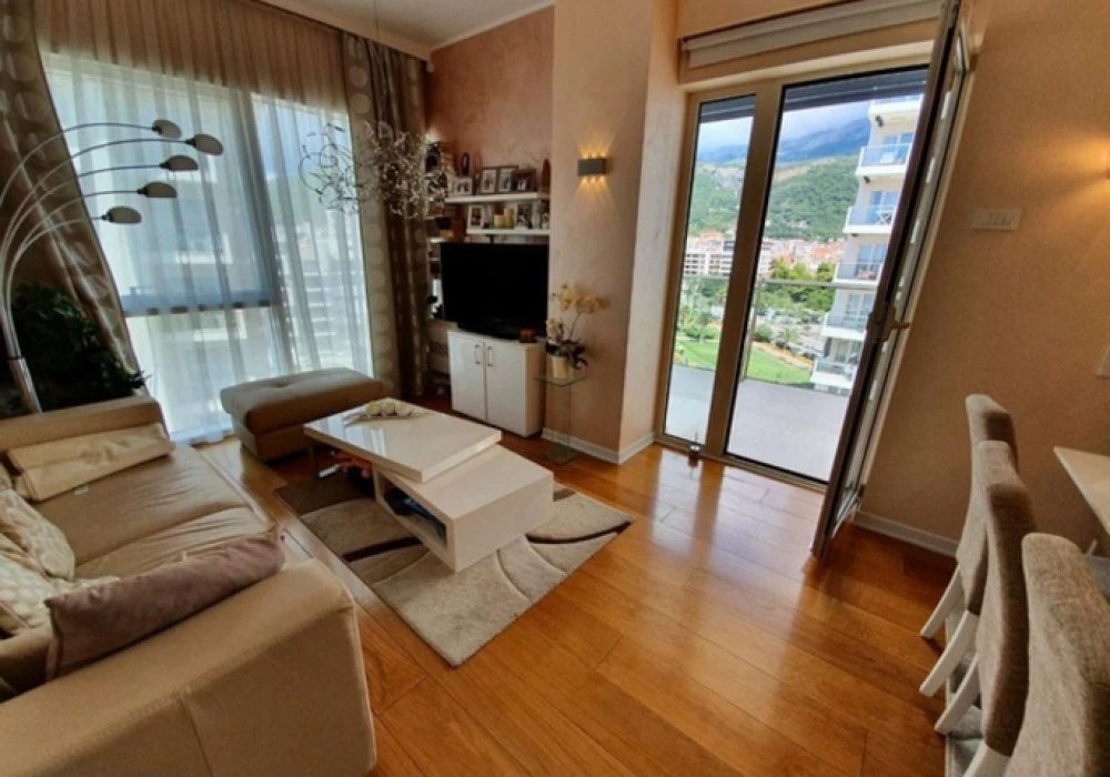 Apartments for sale 2 rooms, 86 m². Budva. 