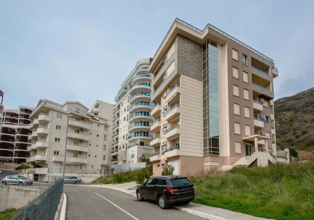 Apartments for sale 43 m². Becici. 