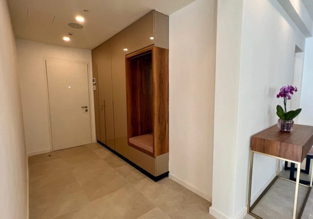 Stan na prodaju 2 собе, 107 m². Rafailovici. 