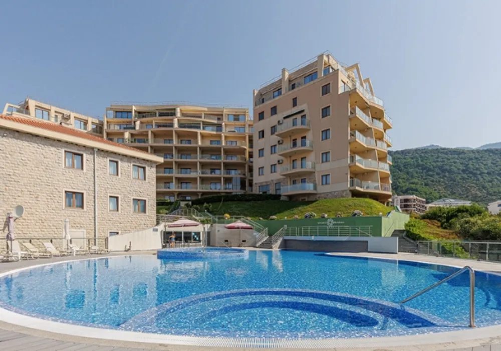 Apartments for sale 2 rooms, 95 m². Becici. 