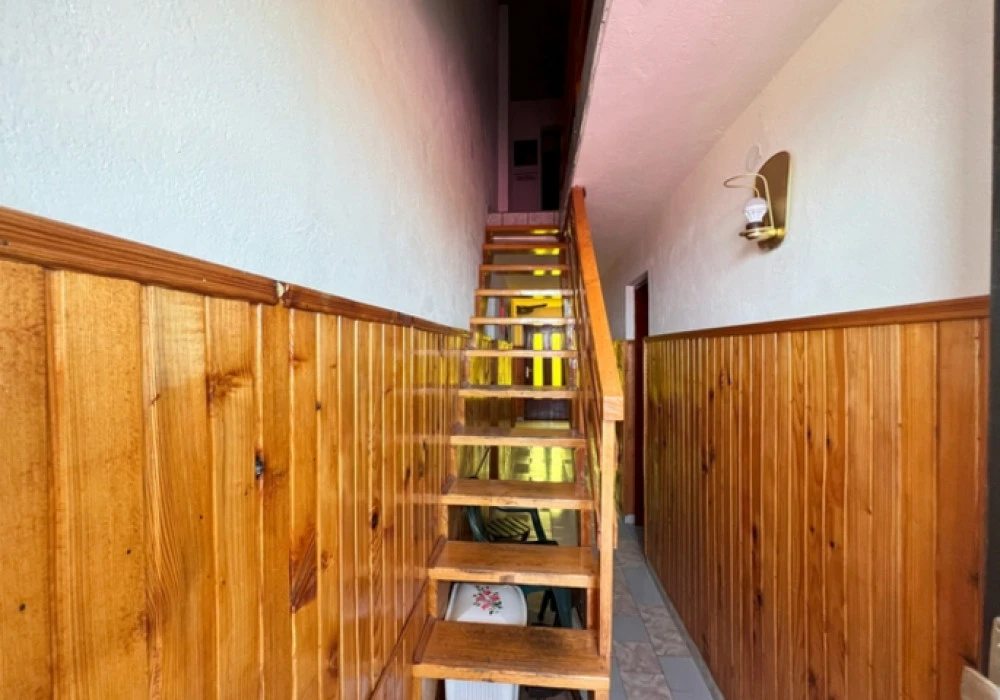 House for sale 12 rooms, 245 m². Krimovica. 