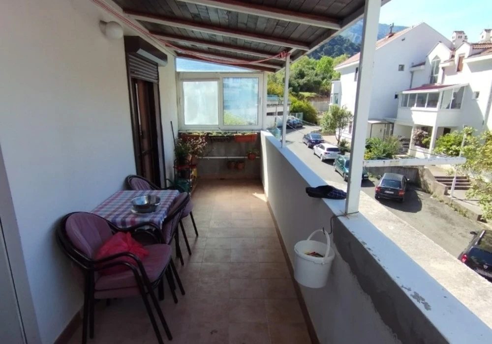 Apartments for sale 2 rooms, 96 m². Kotor. 