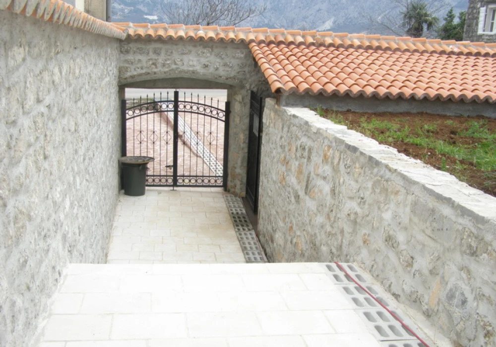 Kuća na prodaju 5 соба, 400 m². Kotor. 