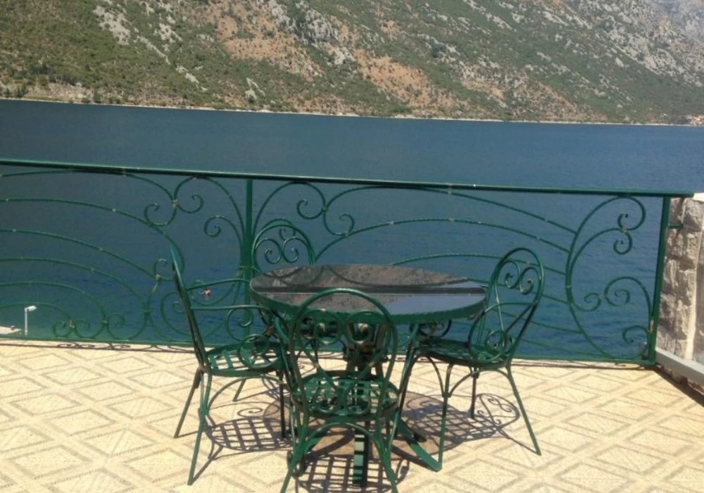 Kuća na prodaju 3 собе, 165 m². Kotor. 