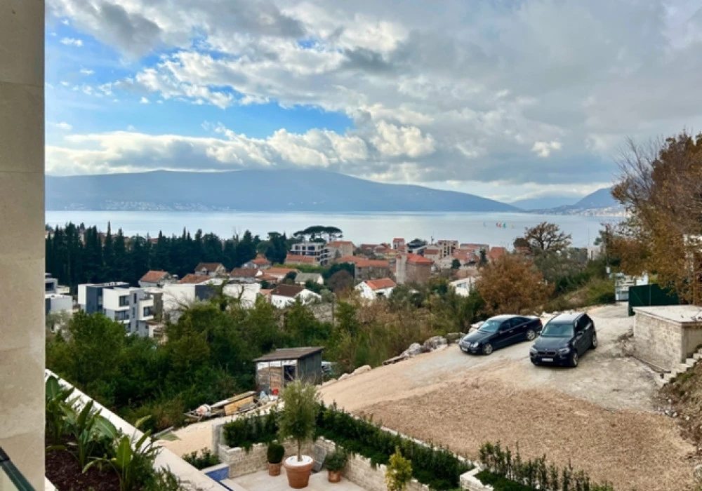 Stan na prodaju 2 собе, 43 m². Tivat. 