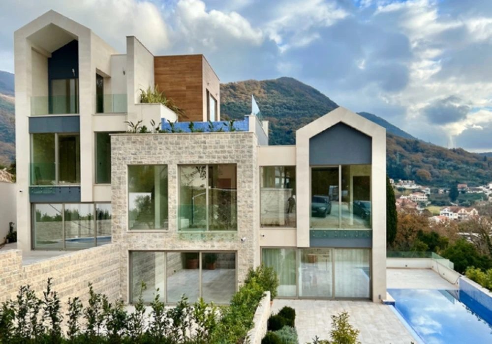 Stan na prodaju 2 собе, 43 m². Tivat. 