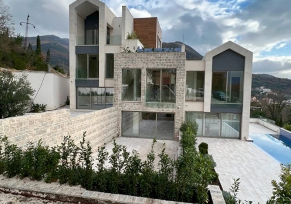 Stan na prodaju 2 собе, 43 m². Tivat. 