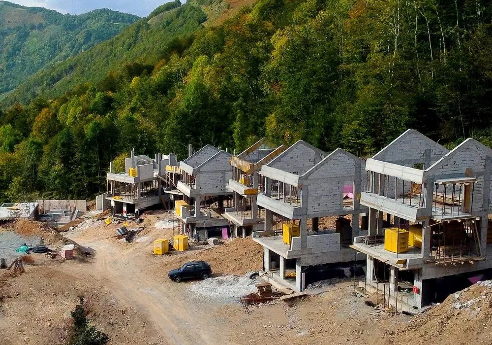 Stan na prodaju 3 собе, 208 m². Kolašin. 