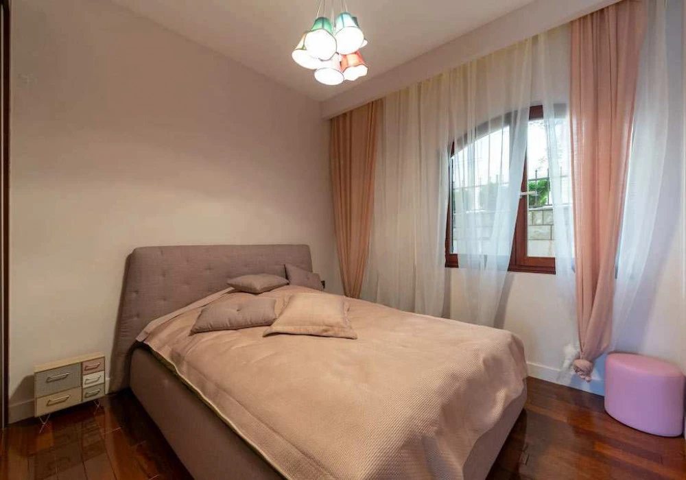 Apartments for sale 2 rooms, 86 m². Petrovac. 