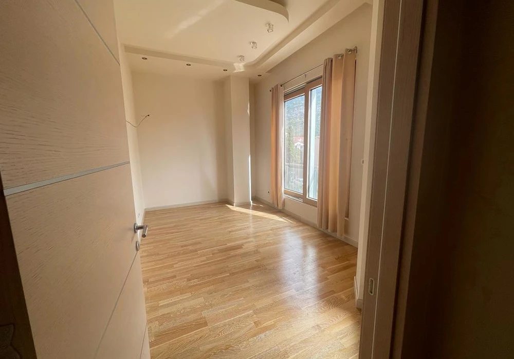 Stan na prodaju 3 собе, 104 m². Budva. 