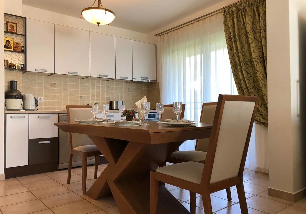 Stan na prodaju 3 собе, 106 m². Becici. 