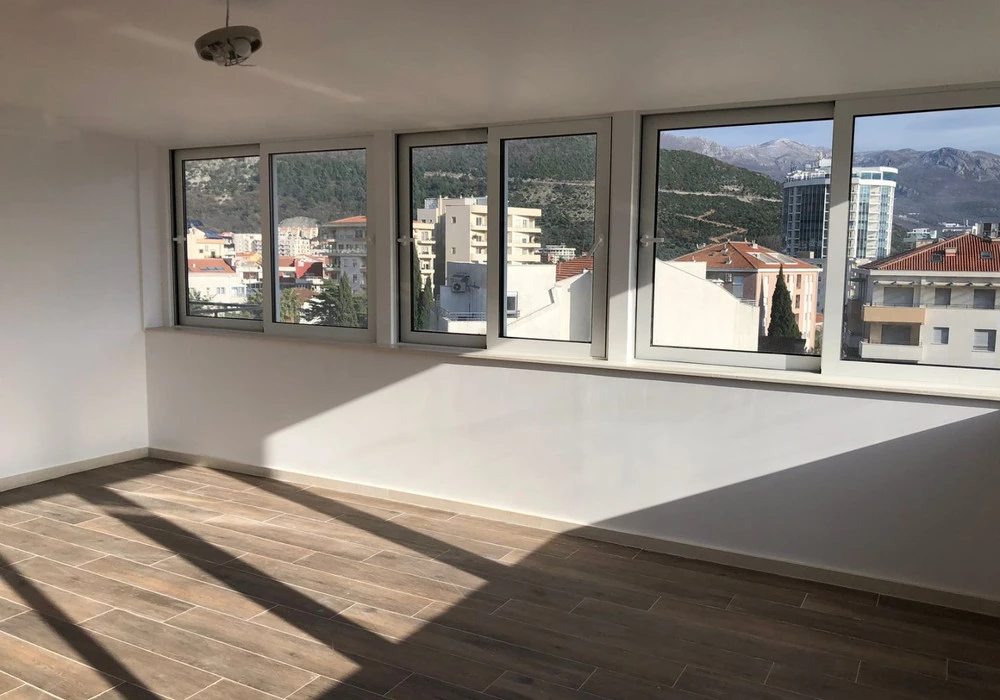 Stan na prodaju 2 собе, 87 m². Budva. 