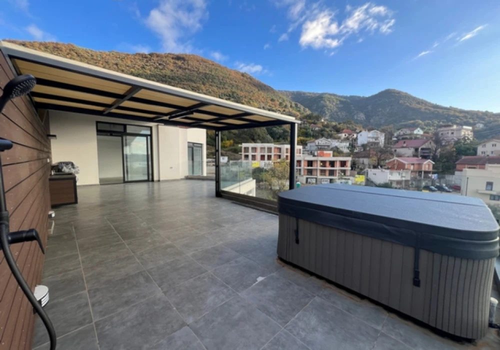 Stan na prodaju 152 m². Tivat. 