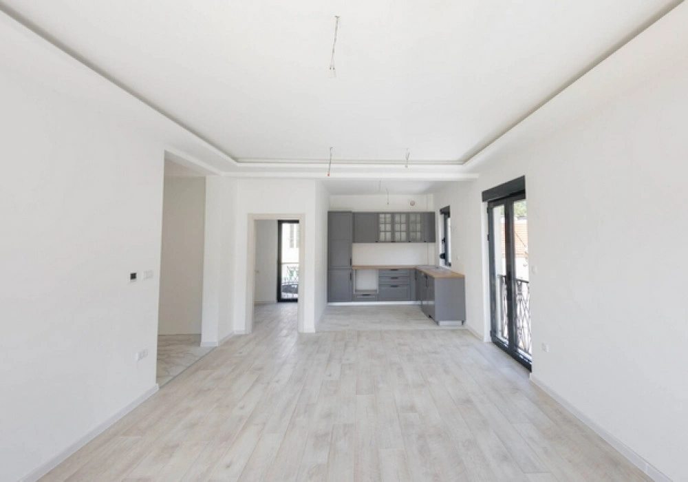 Stan na prodaju 3 собе, 82 m². Tivat. 