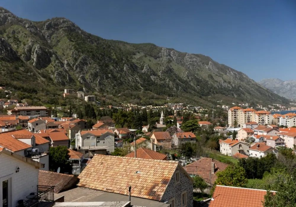 Kuća na prodaju 2 собе, 183 m². Kotor. 