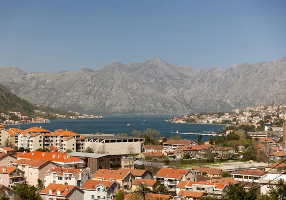 Kuća na prodaju 2 собе, 183 m². Kotor. 