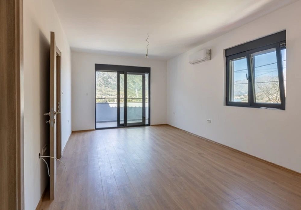 Kuća na prodaju 2 собе, 183 m². Kotor. 