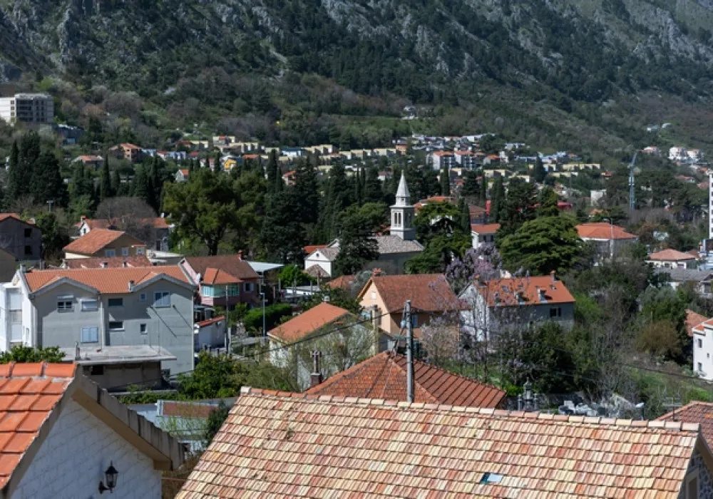 Kuća na prodaju 2 собе, 183 m². Kotor. 