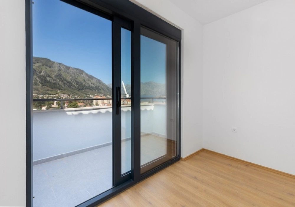 Kuća na prodaju 2 собе, 183 m². Kotor. 