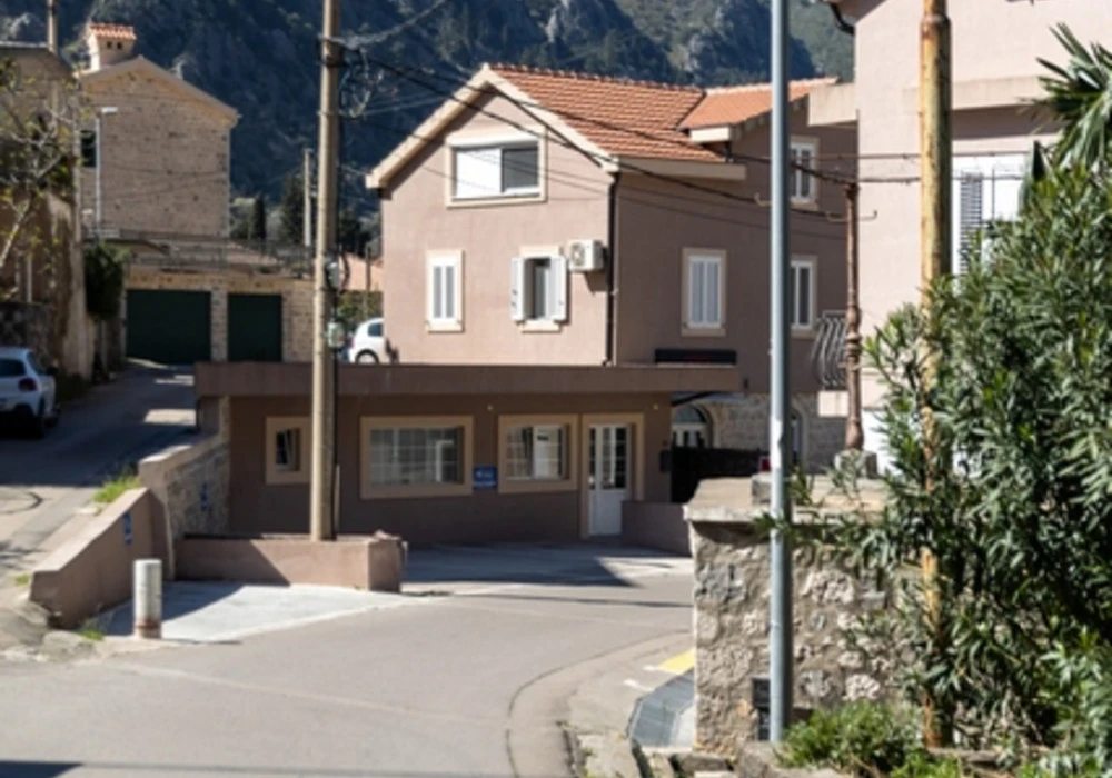 Kuća na prodaju 2 собе, 183 m². Kotor. 