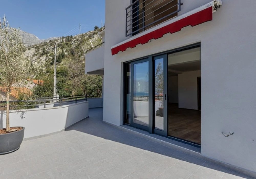 Kuća na prodaju 2 собе, 183 m². Kotor. 