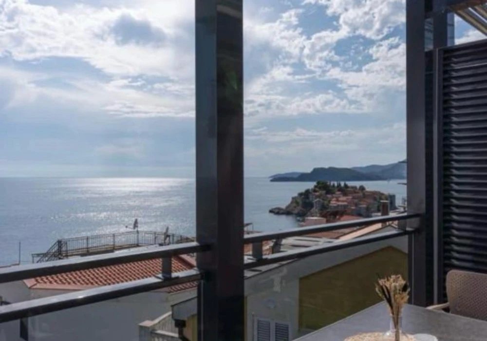 Apartments for sale 2 rooms, 67 m². Sveti stefan. 