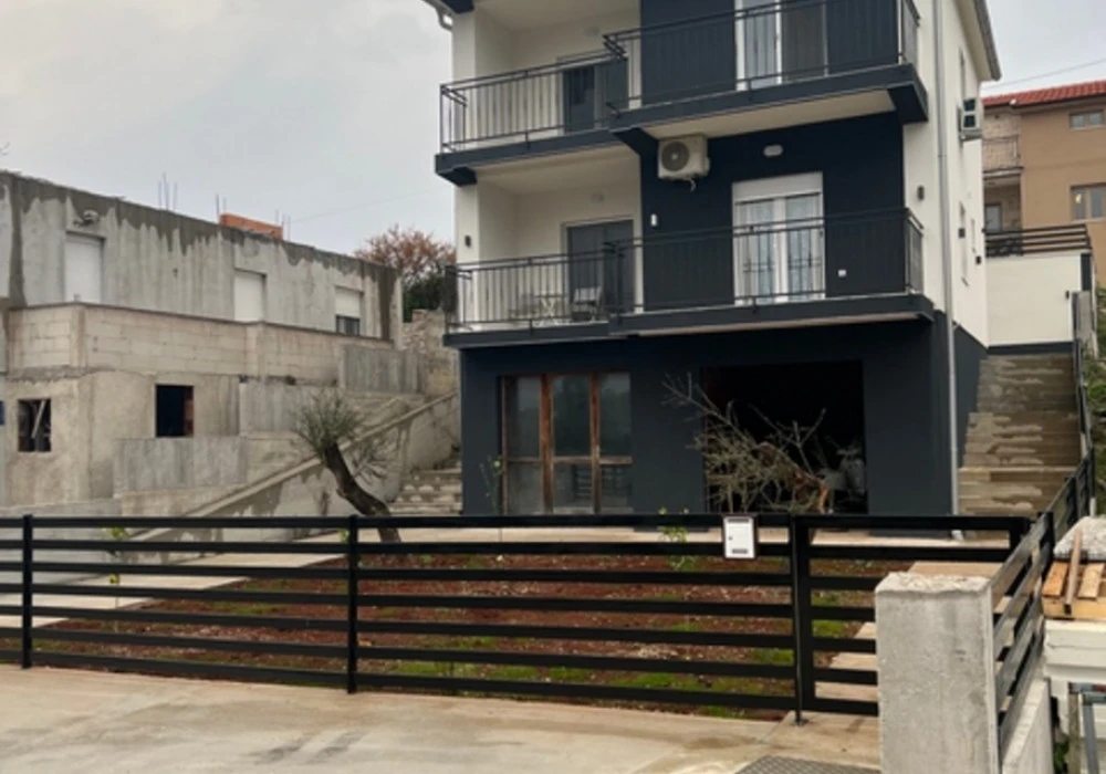 Kuća na prodaju 3 собе, 154 m². Kotor. 