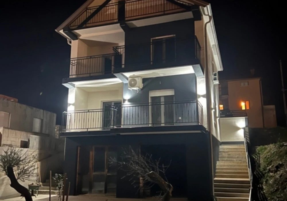 Kuća na prodaju 3 собе, 154 m². Kotor. 