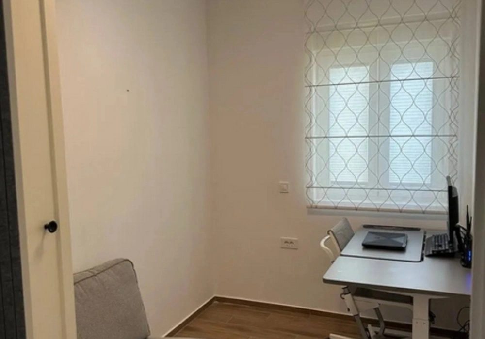 Stan na prodaju 3 собе, 110 m². Tivat. 