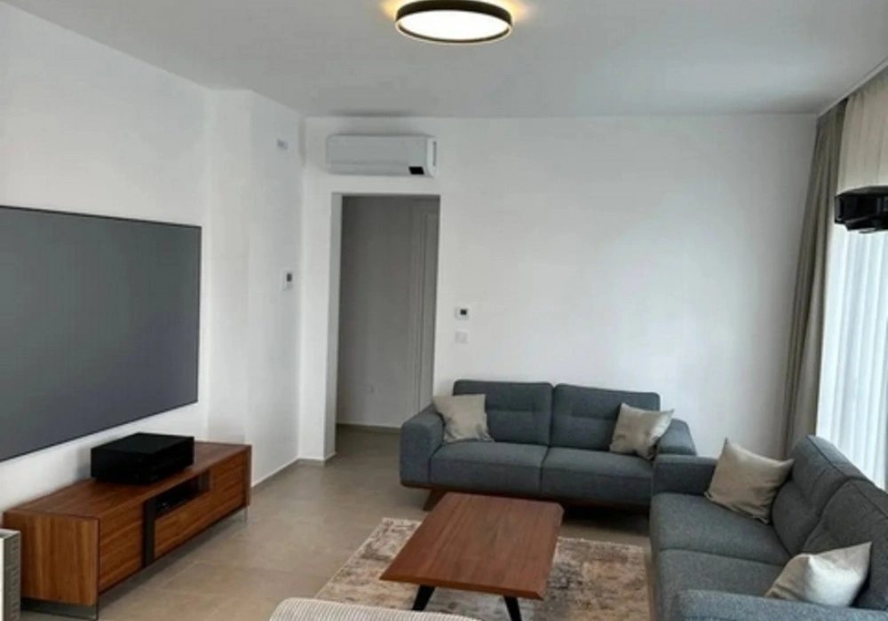 Stan na prodaju 3 собе, 110 m². Tivat. 