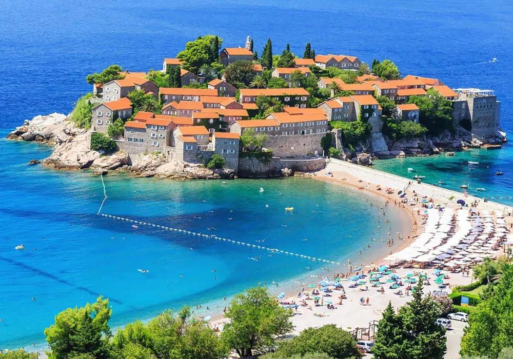 Stan na prodaju 3 собе, 165 m². Sveti stefan. 