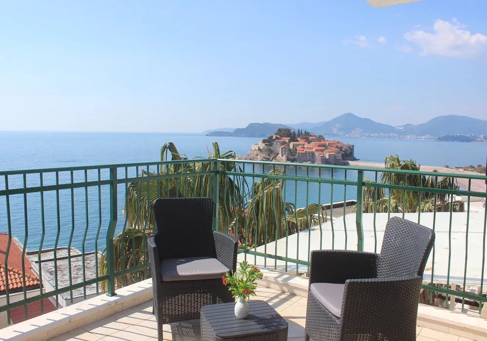 Stan na prodaju 3 собе, 165 m². Sveti stefan. 