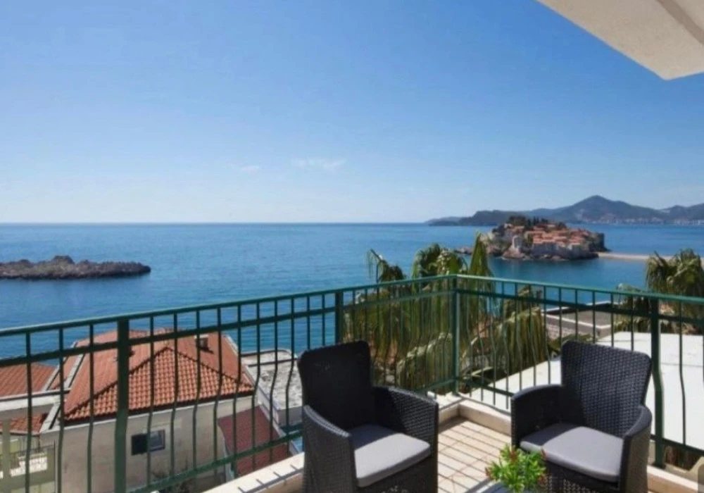 Stan na prodaju 3 собе, 165 m². Sveti stefan. 