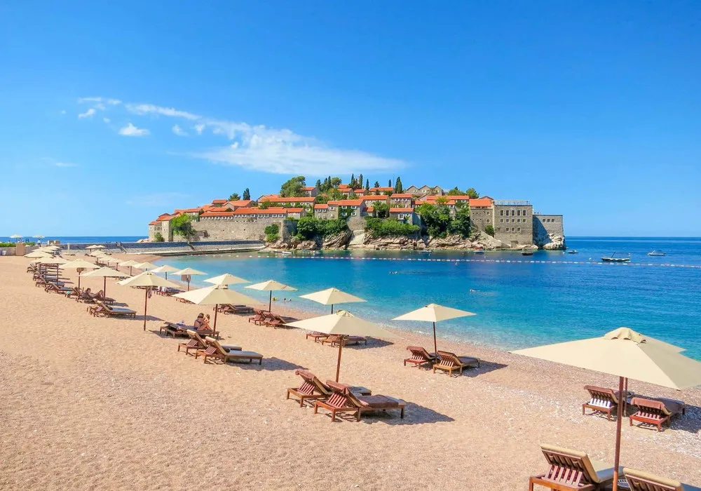 Stan na prodaju 3 собе, 165 m². Sveti stefan. 