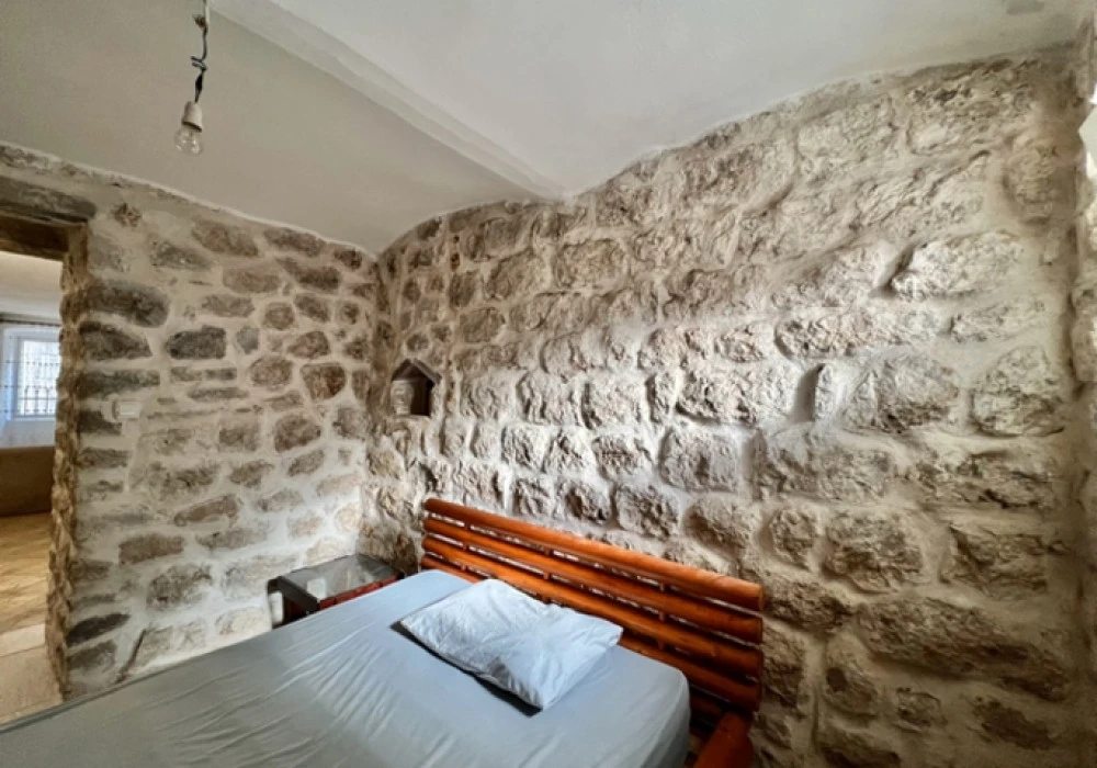 Apartments for sale 80 m². Kotor. 